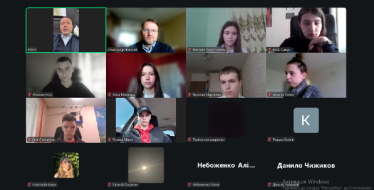 На юридичному факультеті в онлайн-режимі відбулося чергове засідання студентського наукового гуртка кафедри кримінально-правових дисциплін, на якому розглядалися актуальні проблеми кримінального права України та його застосування.